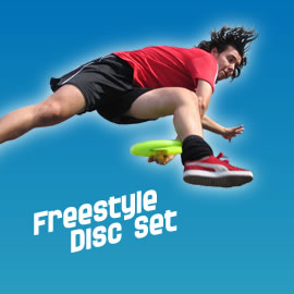 Frisbee Freestyle Disc Set - Fabio Sanna mit einem Area Gitis.